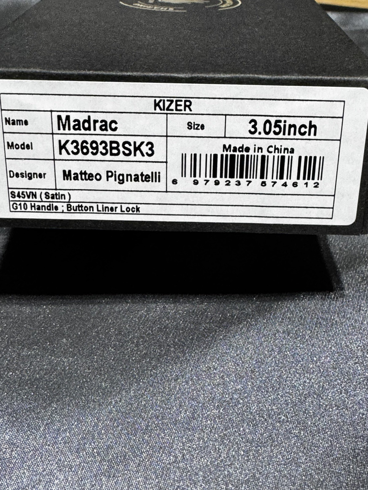 Kizer MadRac Masterpiece Pocketknife S45VN Sheepsfoot Plain Liner G10 K3693BSK3