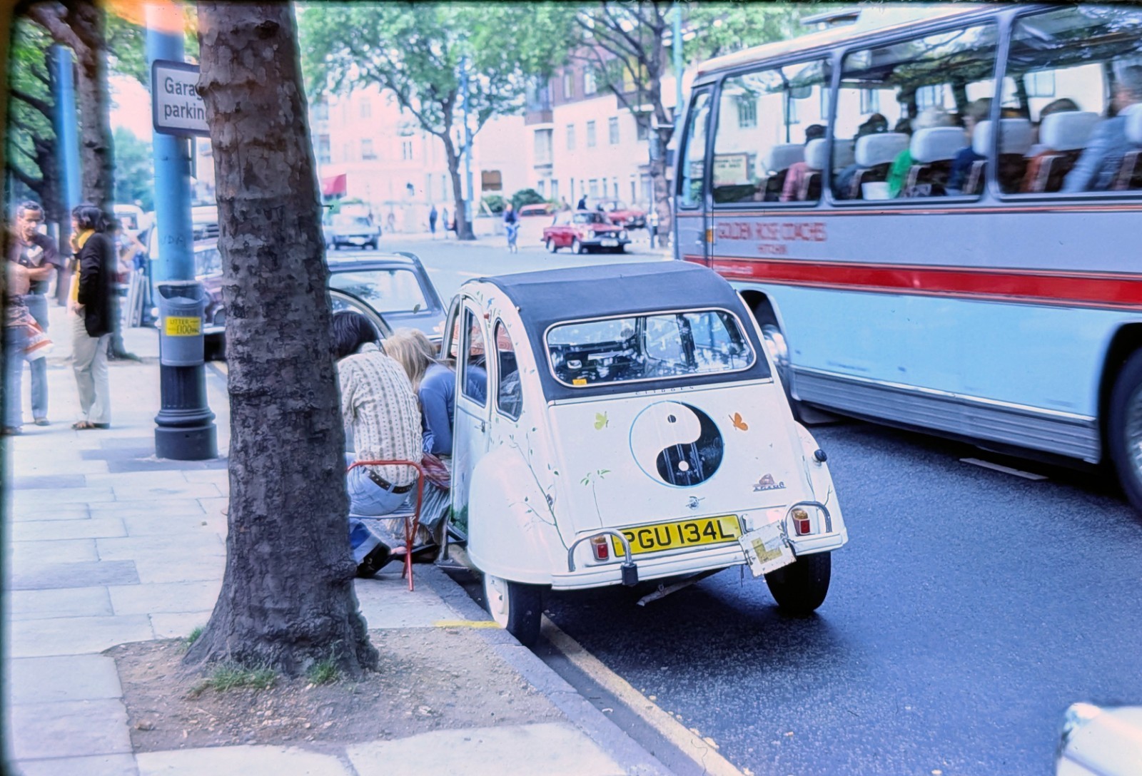 Original Slide Citroen Deux Chevaux London Street Scene Bus 1976