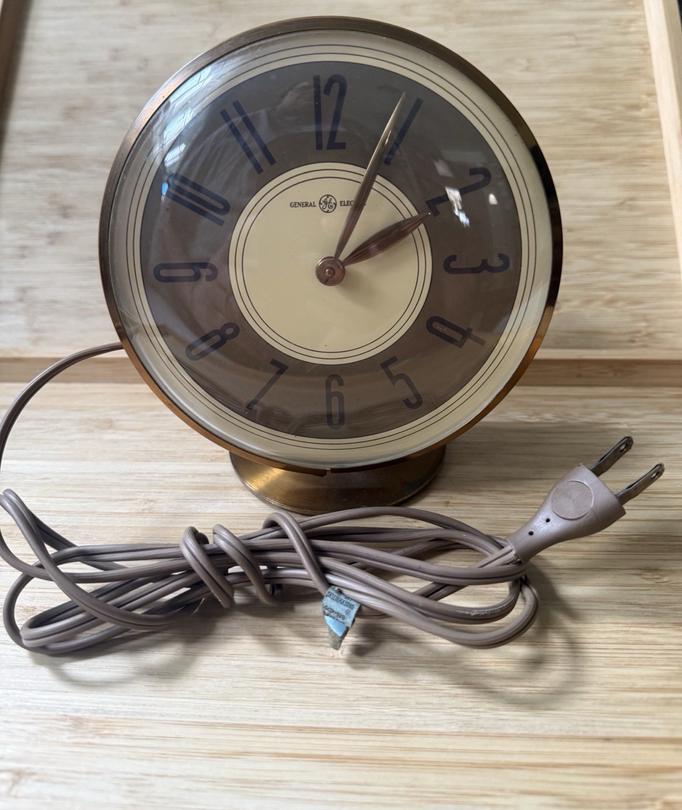 ART DECO 1940S GENERAL ELECTRIC MANTLE CLOCK MODEL 5H66 OVERSEER WORKING