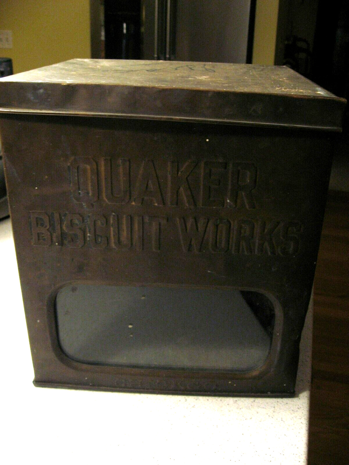 Vtg Quaker Biscuit Works Chicago with Window Metal Biscuit Box about 12