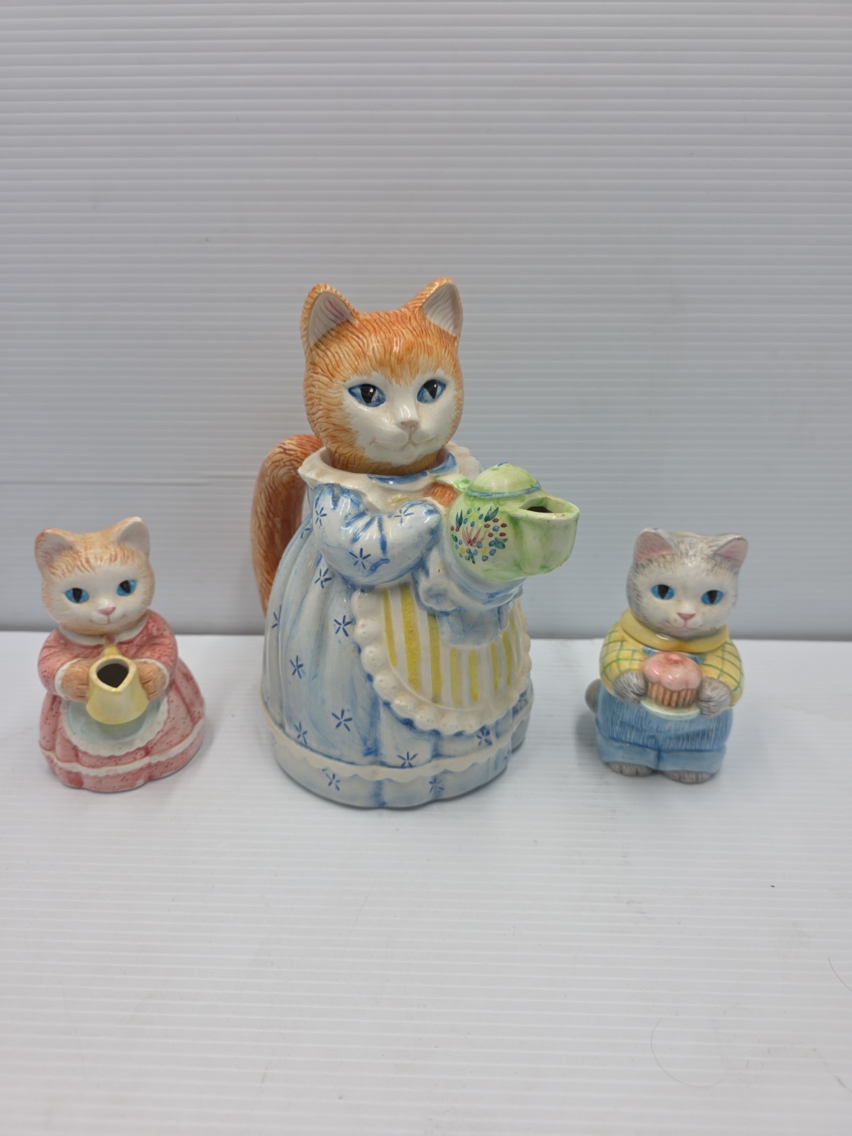 Vintage Avon Country Purr-fection Cat Kitten Teapot Creamer Sugar Bowl Set 1991