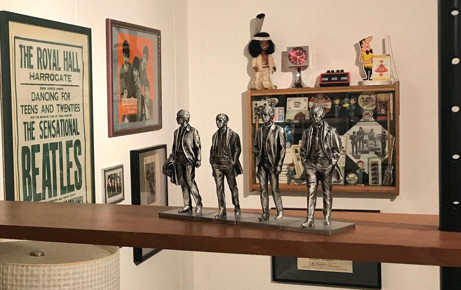 Beatles Sculpture - Weathered Silver Finish Entrance - Figures Statues
