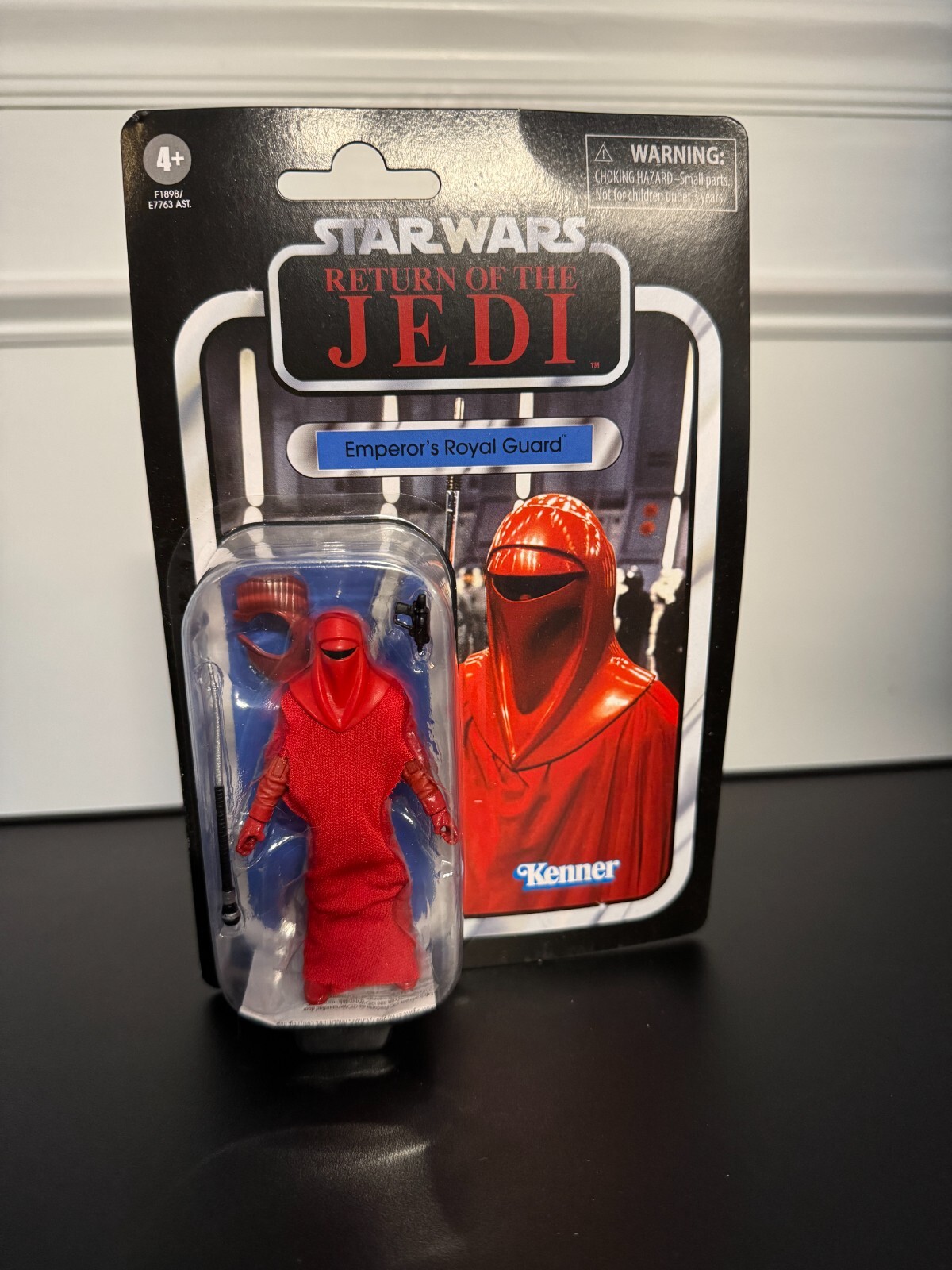 Star Wars Vintage Collection Emperor's Royal Guard VC105