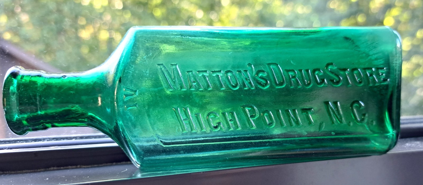 VERY RARE GREEN MATTON'S DRUG STORE BOTTLE HIGH POINT NC  5 1/2