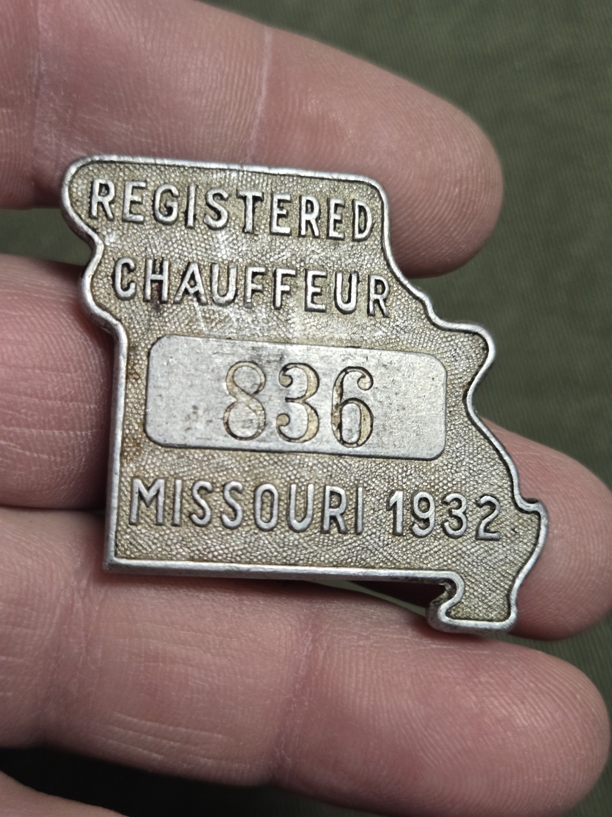 Old Vintage Antique Figural State Of MISSOURI 1932 MO CHAUFFEUR BADGE Driver Pin