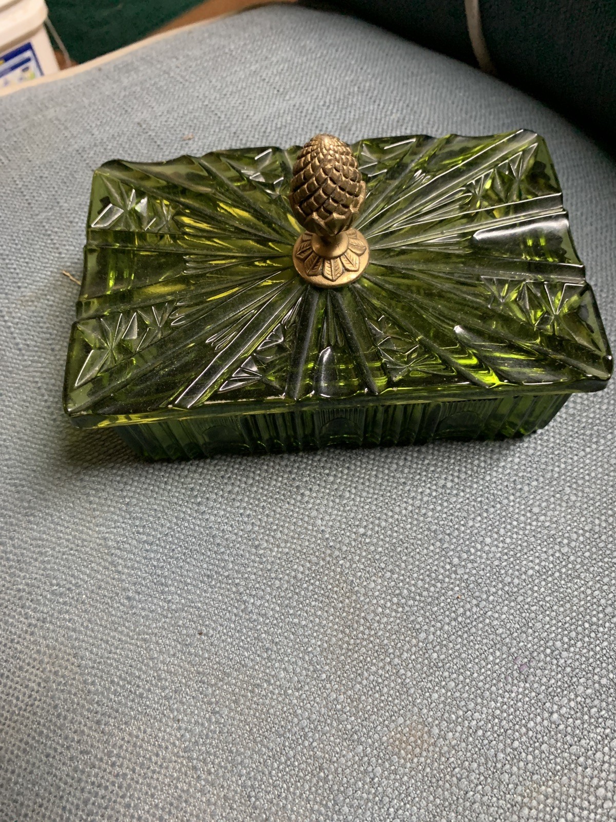VTG Indiana Glass Avocado Green Pressed Glass Cigarette Box Acorn Finial
