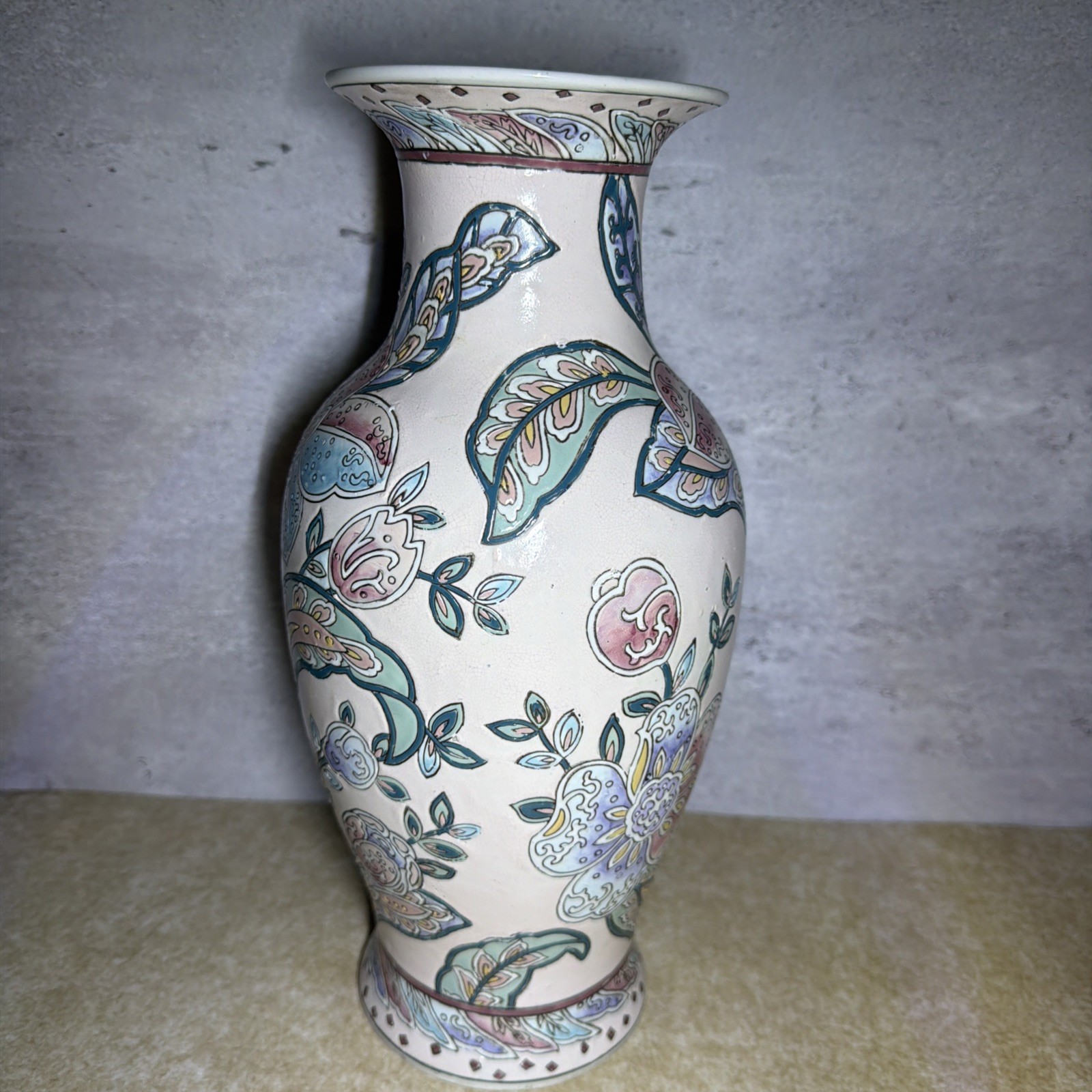 Vintage Chinese Porcelain Vase 12\