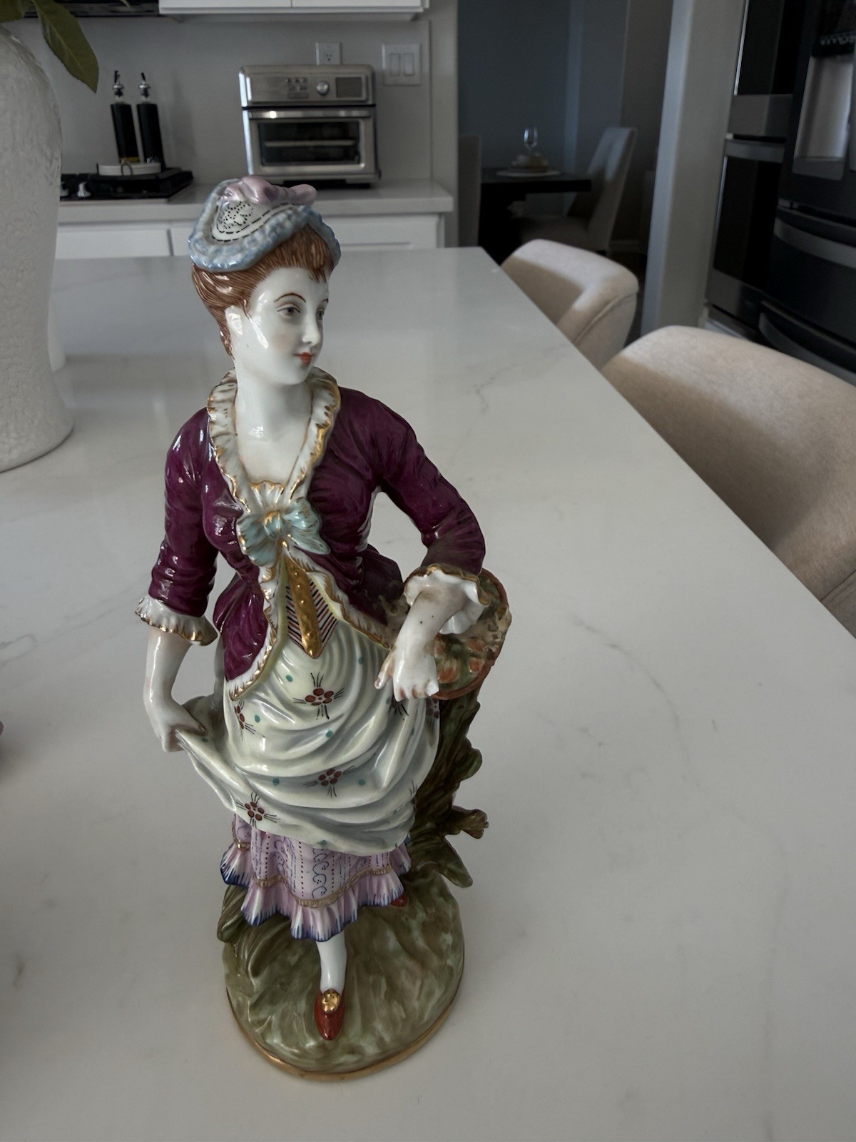 Vintage Capodimonte-Style Porcelain Victorian Lady Figurine – Crown N Mark