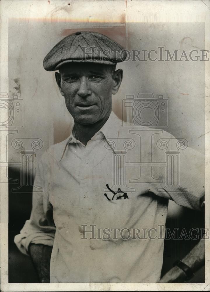 1931 Press Photo Cornell University football coach Gil Dobie during practice