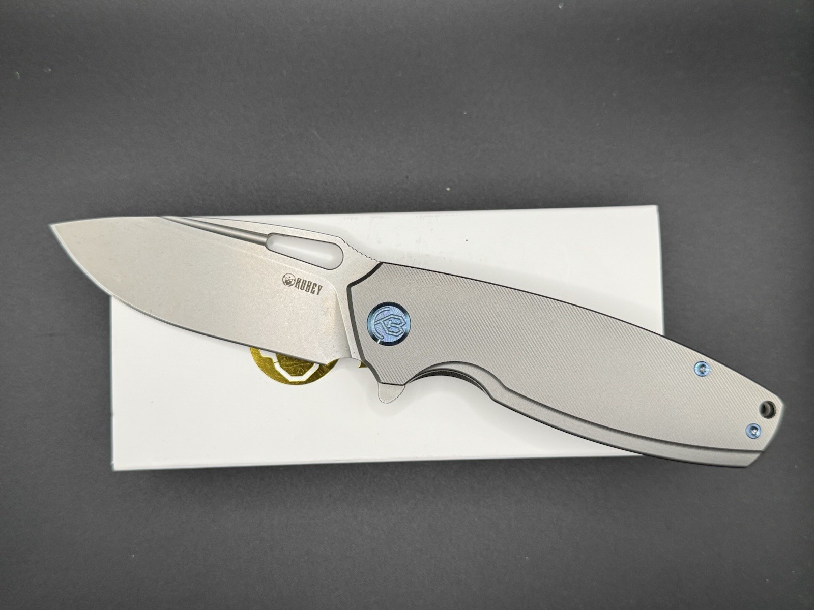 KUBEY TITYUS FRAME LOCK GRAY Ti 14C28N DROP POINT PLAIN EDGE BEAD BLAST FINISH
