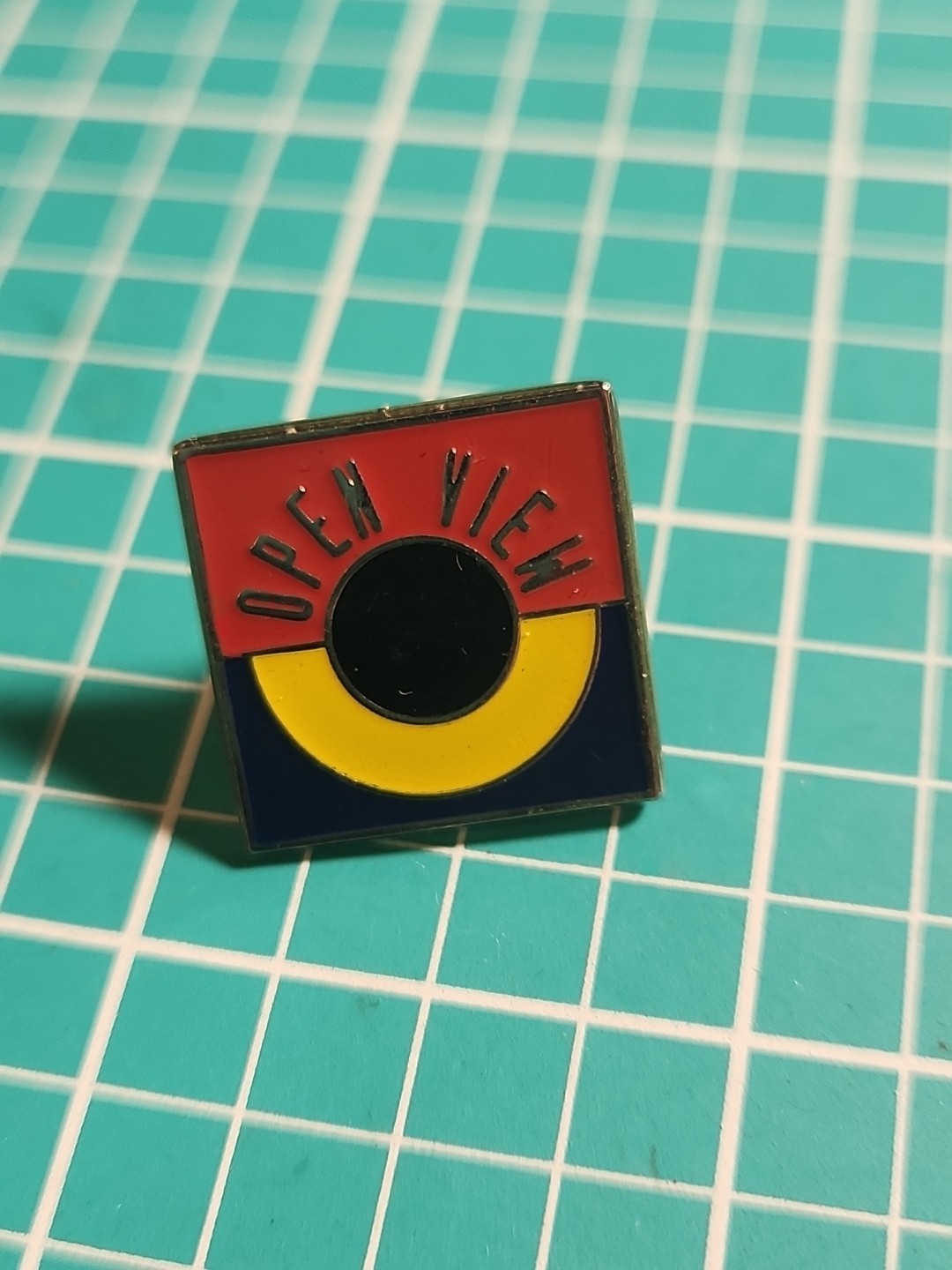 Vtg Open View  Silver Tone Lapel Pin