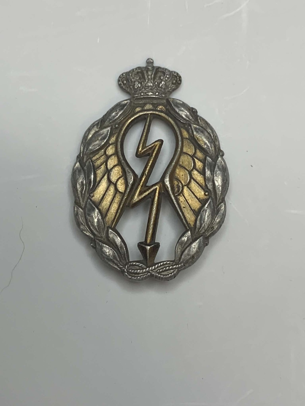 Original WW2 Italian Air Force Dive Bomber Badge in Gold