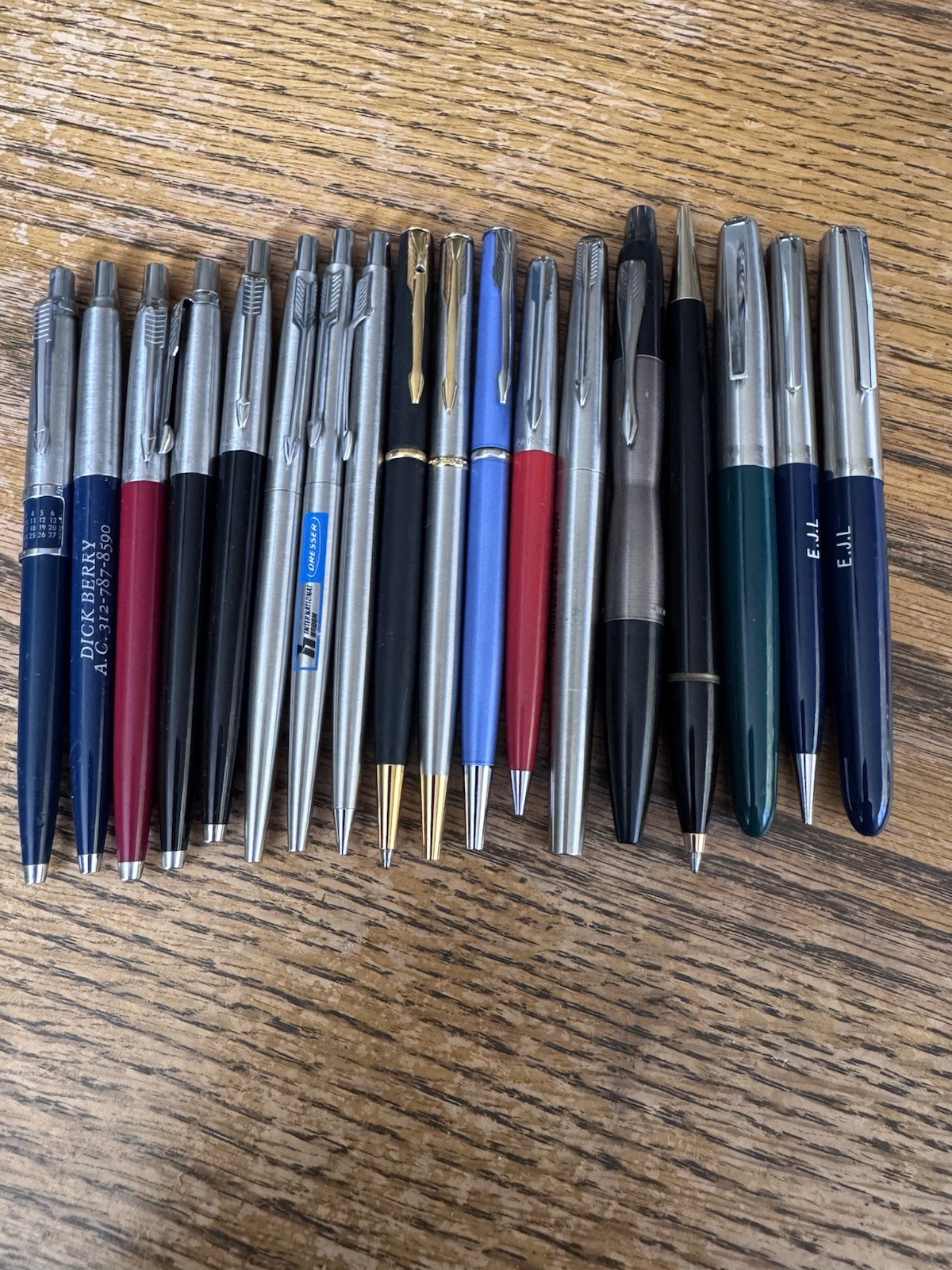 Lot Of 18 Parker Pens (15) & Pencils (3), Some Brass