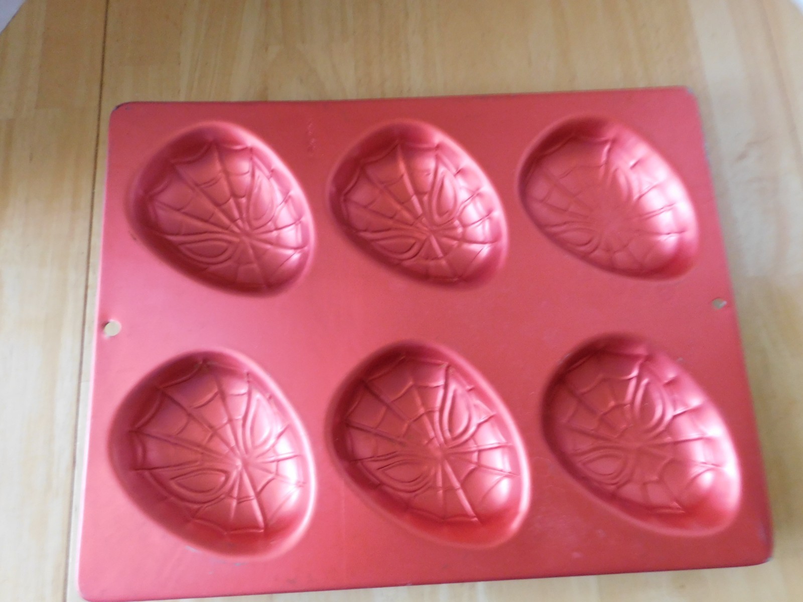 Wilton Spiderman Baking Pan Mold Food Cookies Cakes 2105-5054