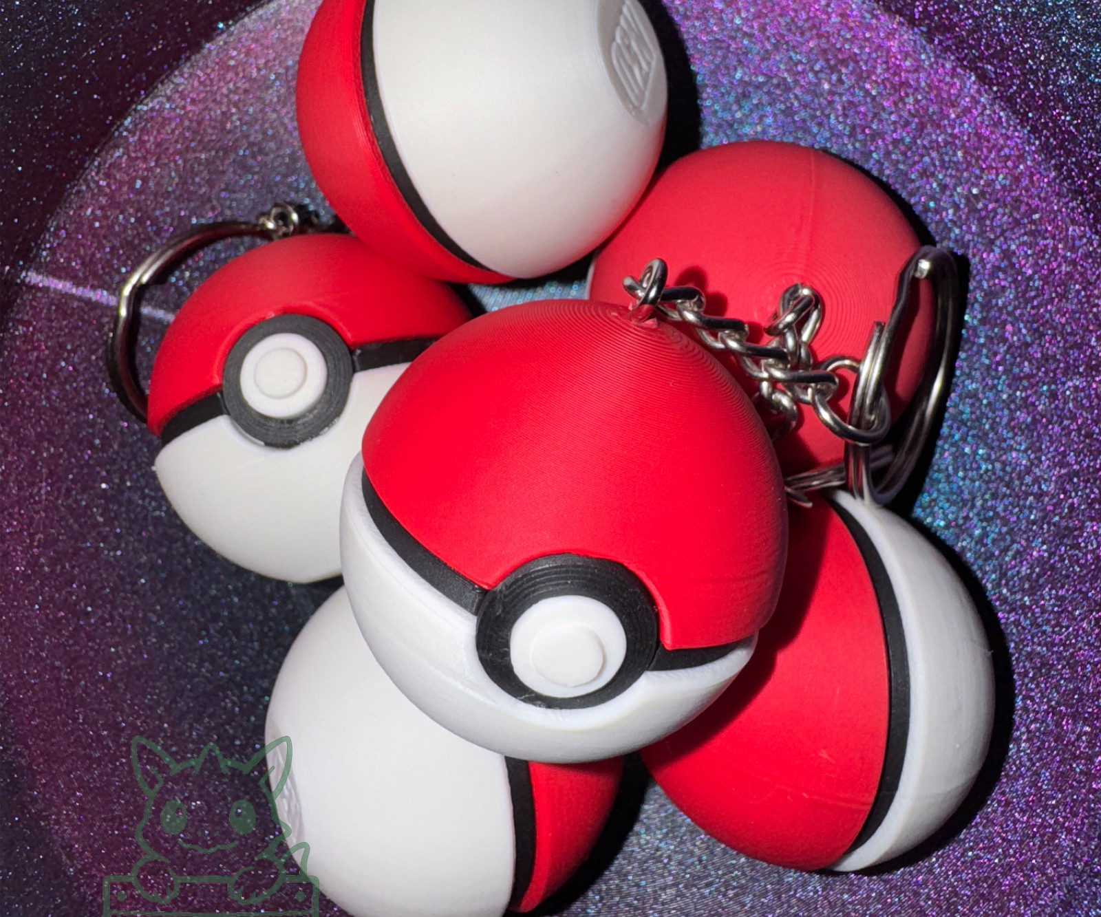 Classic Pokéball Keychain – Pokémon Accessory for Gamers, Fans & Collectors