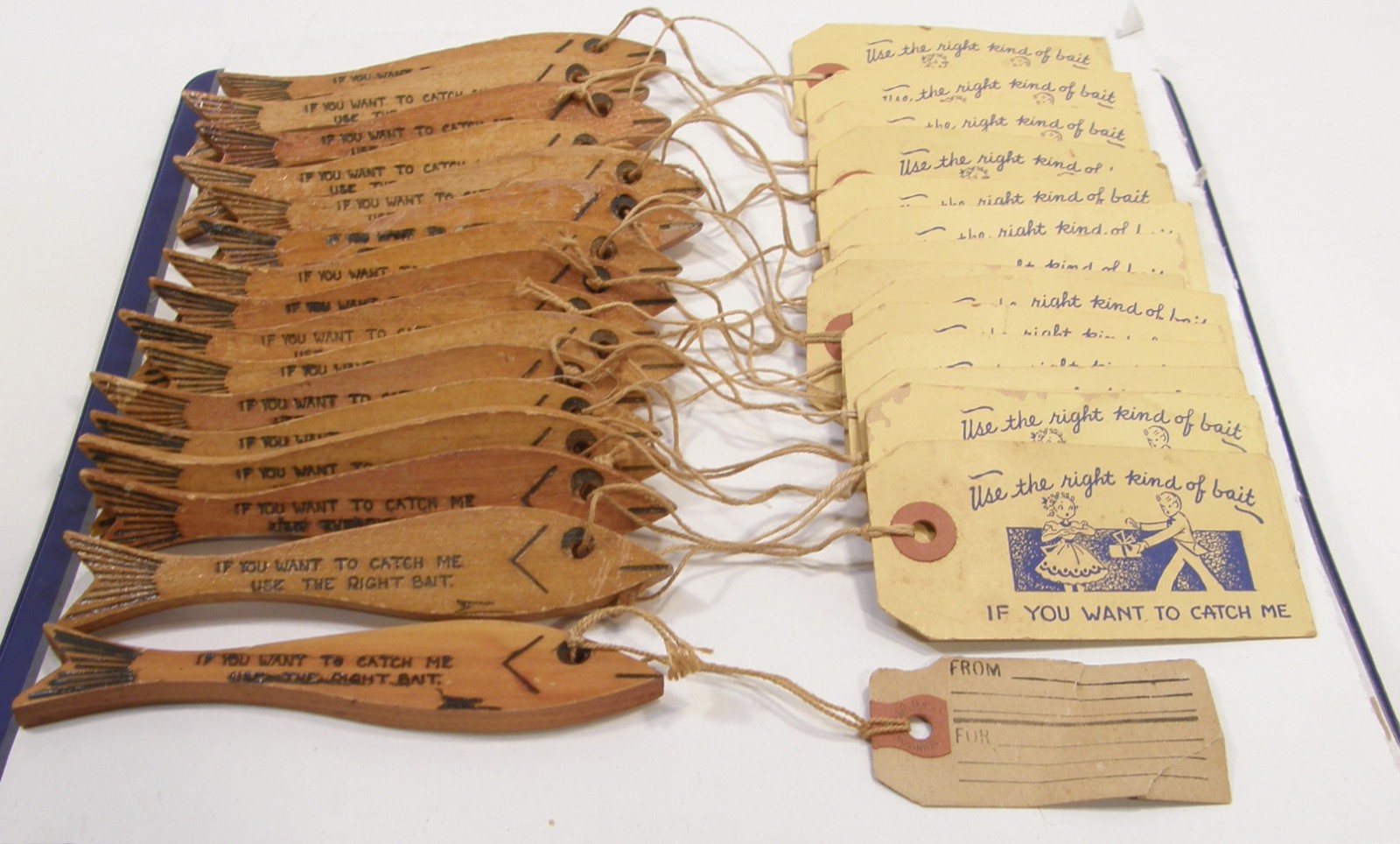 VINTAGE 1930'S NOVELTY WOODEN MESSAGE FISH GIFT TAGS XMAS ORNAMENTS VALENTINES