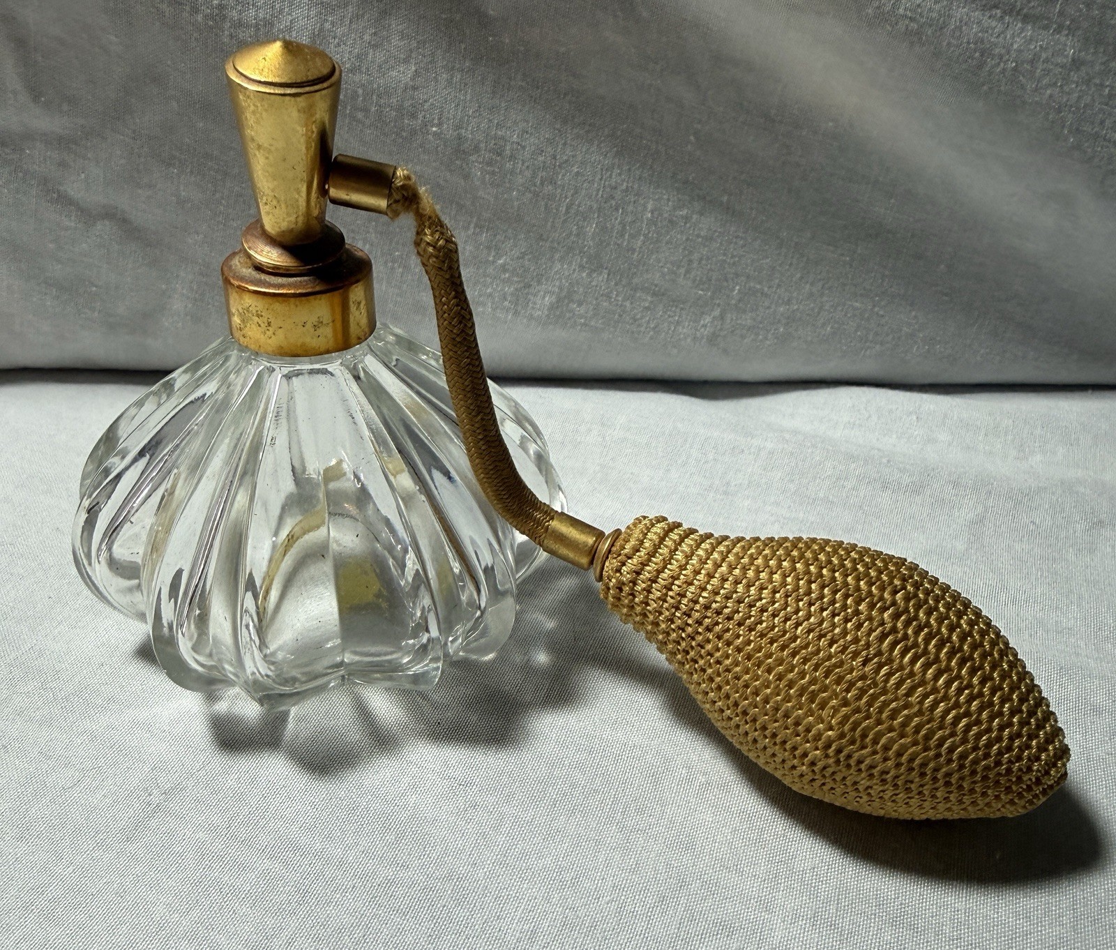 Vintage MCM Fluted Perfume Atomizer Non Working Decor Bulb Clear Gold
