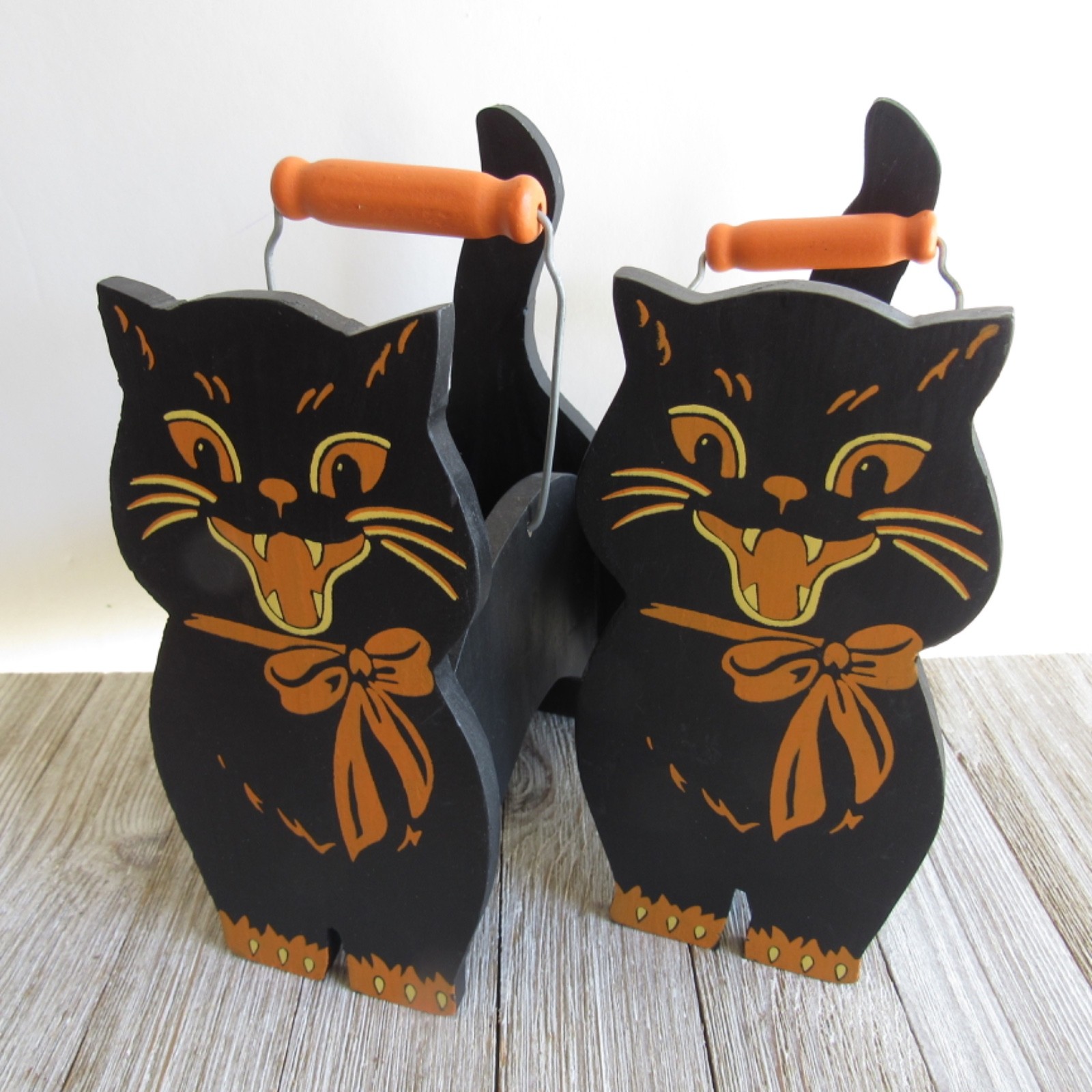 Vintage Midwest Cannon Falls HALLOWEEN CAT Basket Lot Of 2 Wooden cats