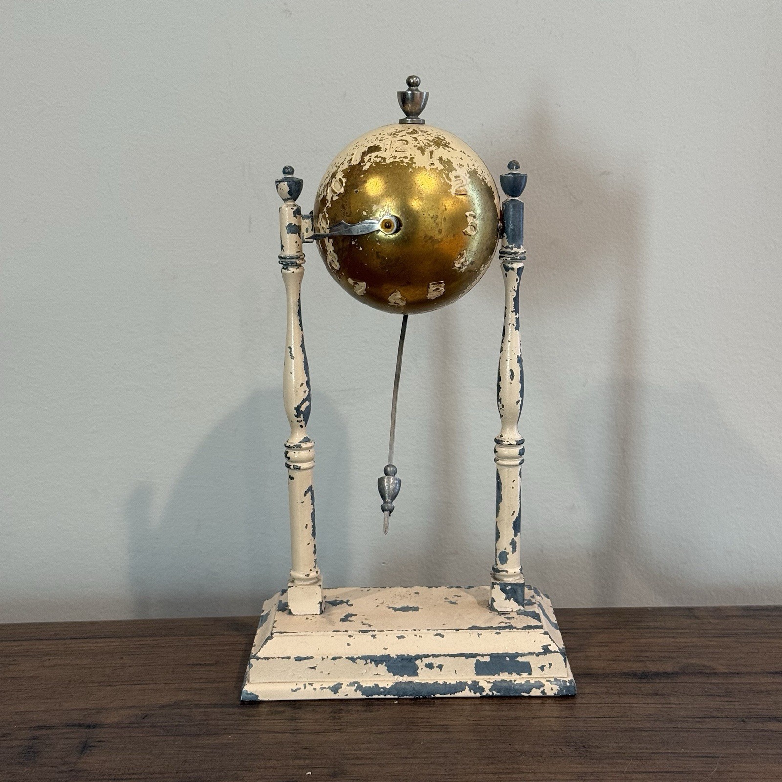 1939 NY Worlds Fair Baseball Globe Clock Co 6646 Art Deco Pendulum Clock