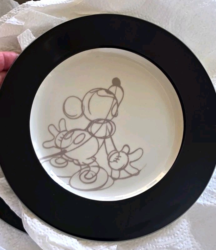 Vintage Walt Disney Gallery Disney Mickey Mouse Plate Black Rim White Center