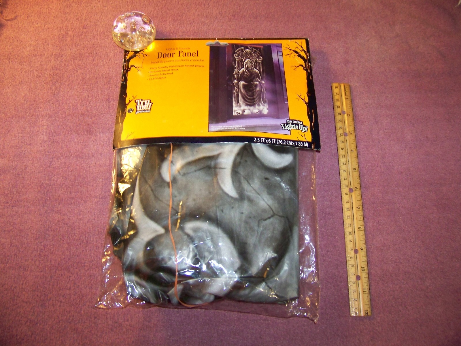 Halloween Door Panel (Lights & Sounds) 2.5FT x 6FT (Will need 3 AAA Batteries)