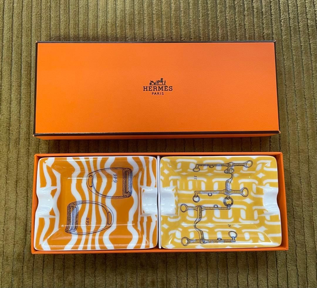 HERMES Paris Horse Tack Motifs Mini Ashtray Set of 2 with Box Tray Porcelain JP