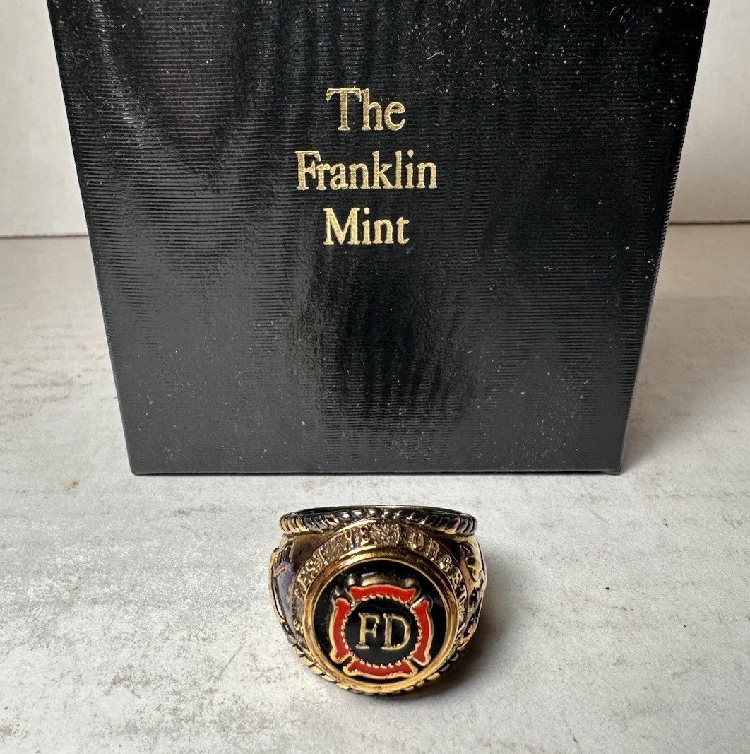 Franklin Mint Badge Of Honor September 11 2001 Firefighters Ring Size 8 RARE