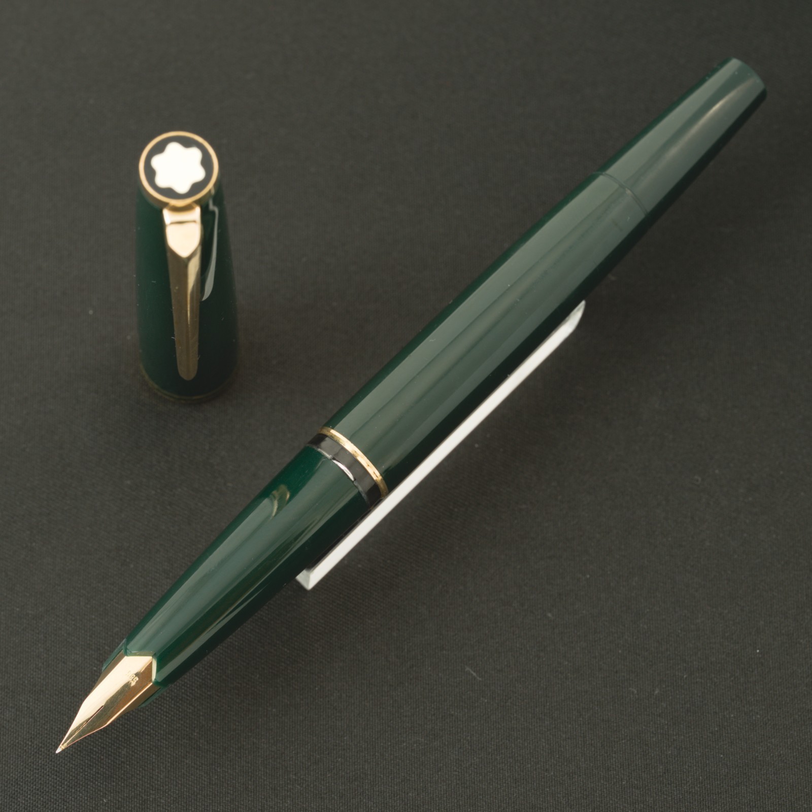 Authentic Vintage 1970s Montblanc 221 Forest Green 14K EF Piston Fountain Pen