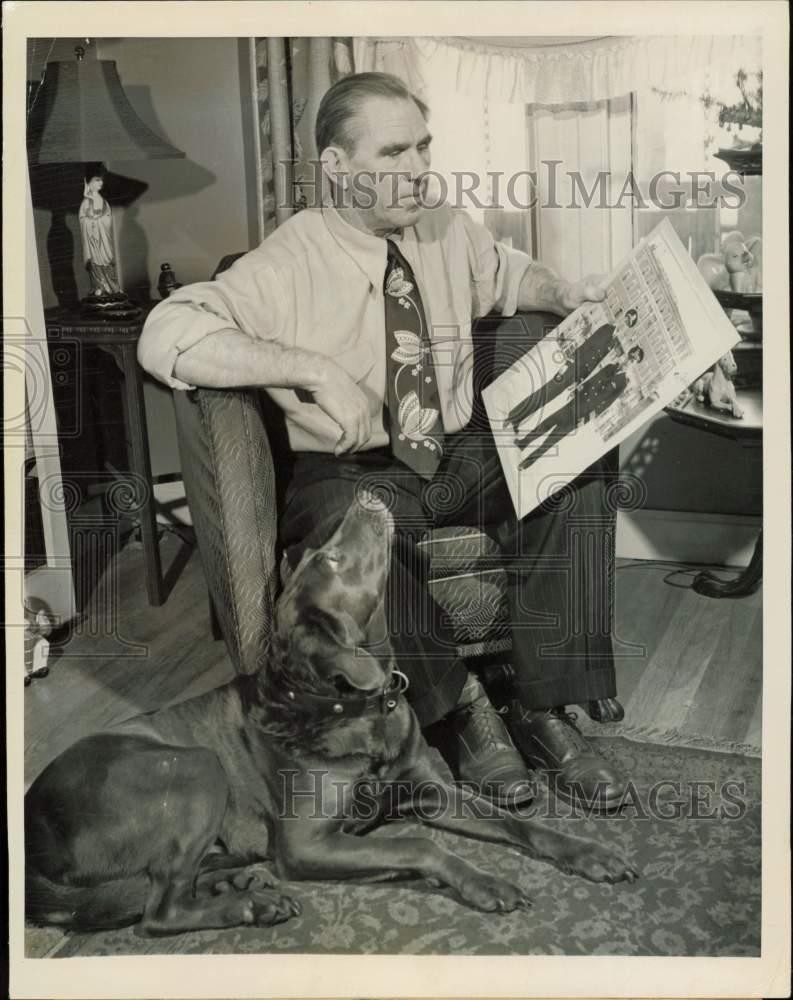 1955 Press Photo Capt. J.R. Farrow keeps vigil for son on Flying Arrow ship, IL