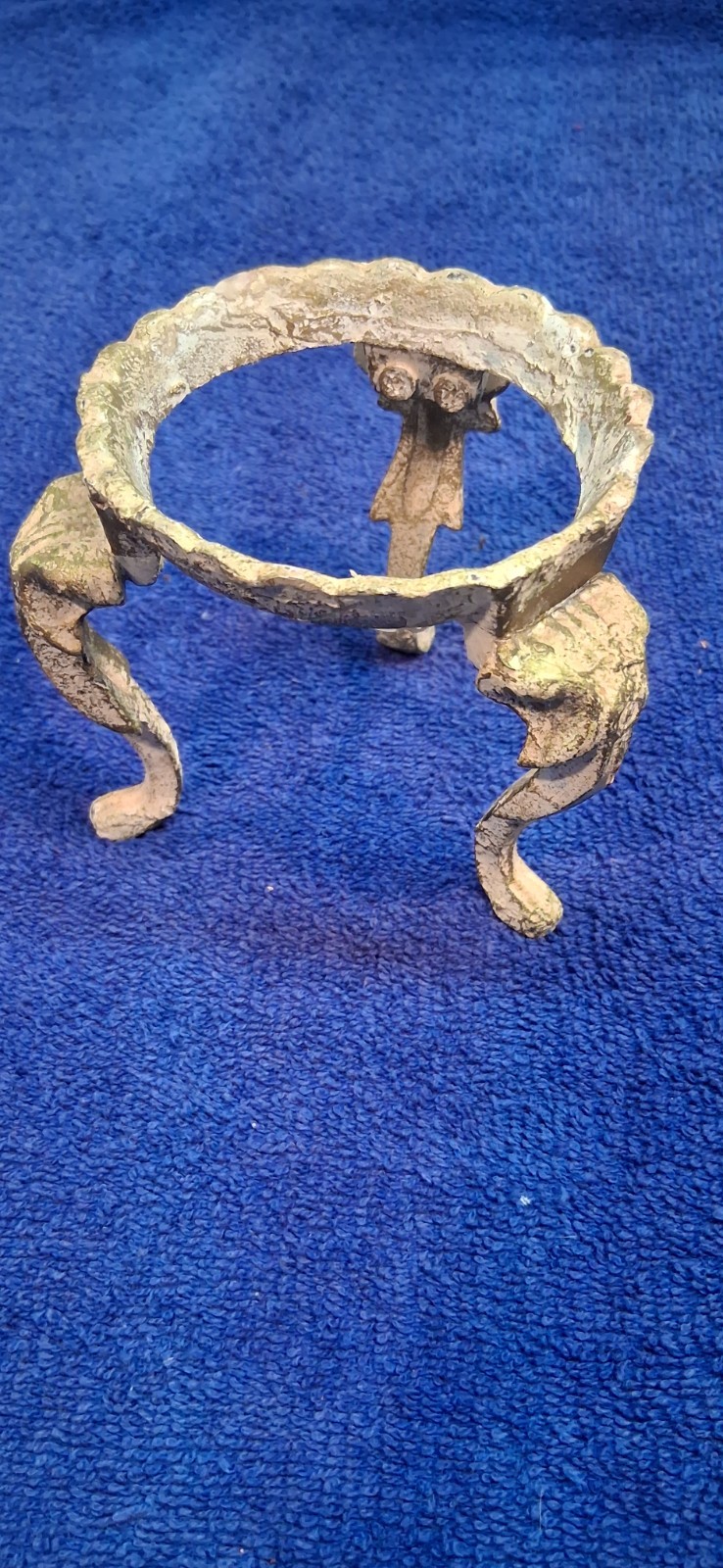 VTG Chippendale Leg Tripod Brass Stand Display Object Holder 3 3/8”T 3 3/8”Diam