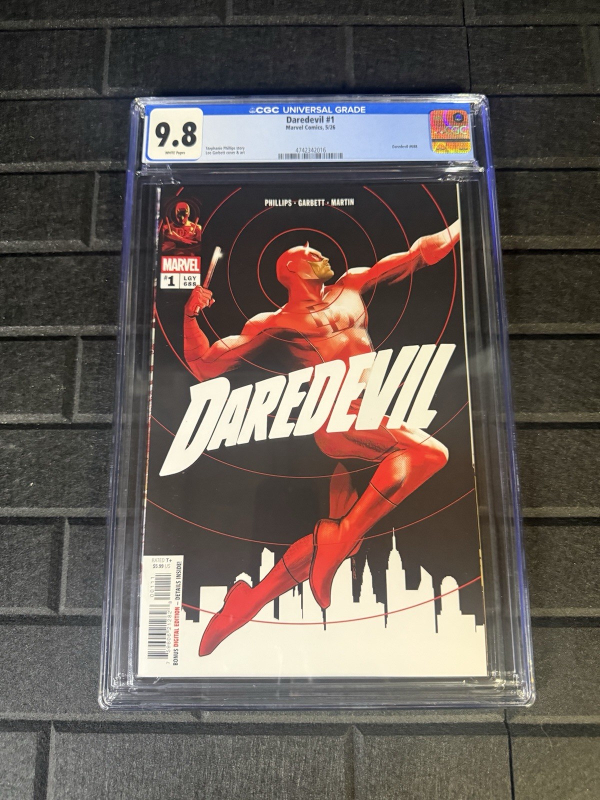 Daredevil #1 CGC 9.8 White Pages Marvel 2026 Legacy #688 First Issue