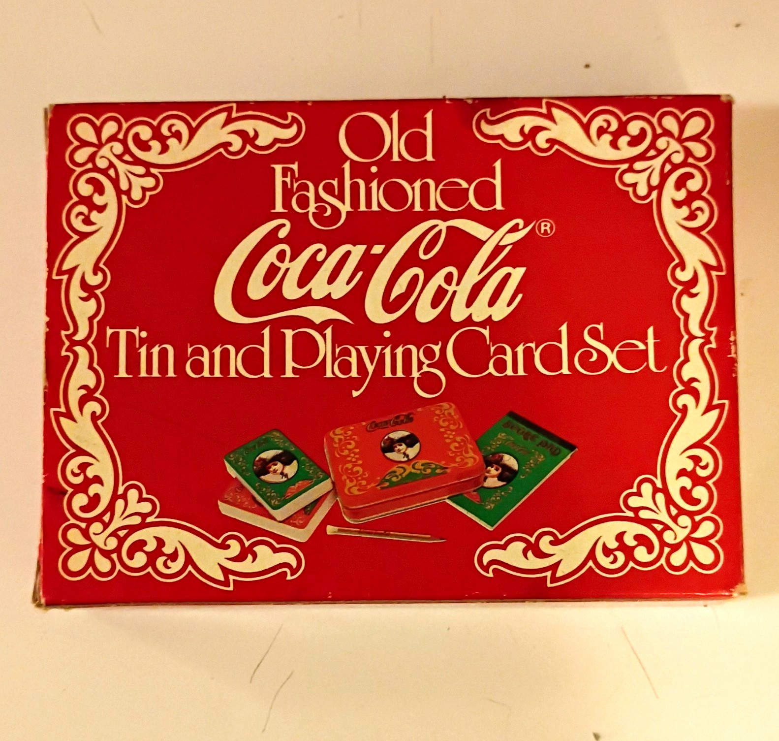 Coca-Cola Old Fashioned Advertising Tin w/ Playing Cards - Excellent ondition 