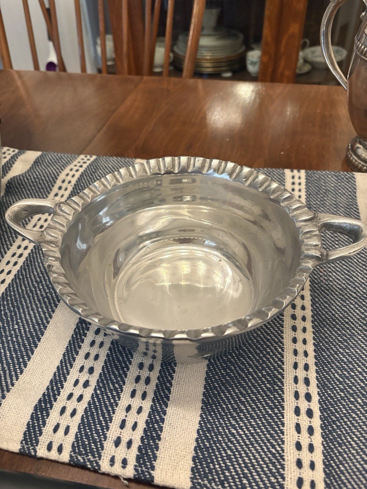 Vtg. Fine Hand Hammered Mexican Pewter Scalloped Serving Bowl Handled Sign