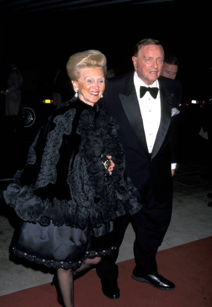 Barbara Davis Marvin Davis at the Beverly Hills Hotel in Bever- 1996 Old Photo