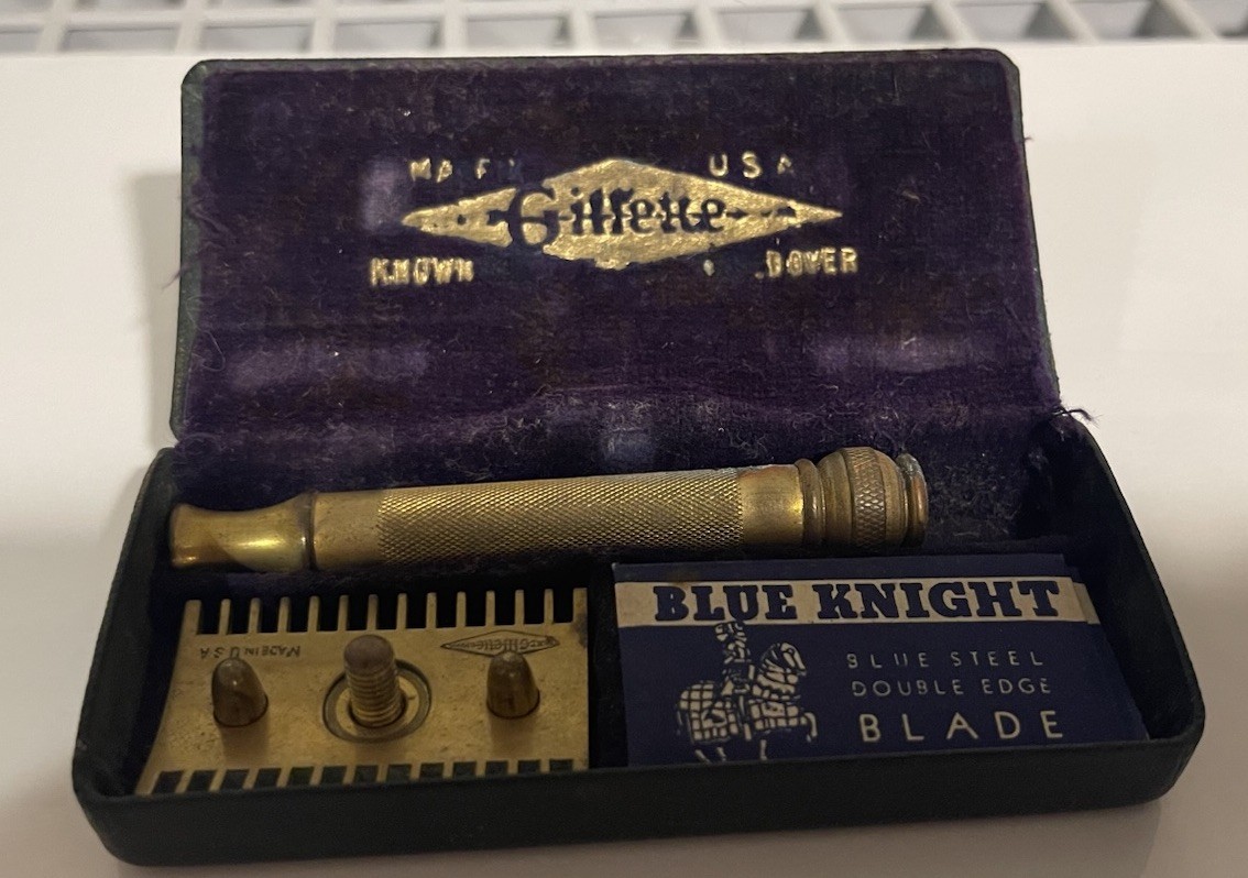 VINTAGE GILLETTE  1930 THREE PIECE RAZOR - SPECIAL BLADE BOX