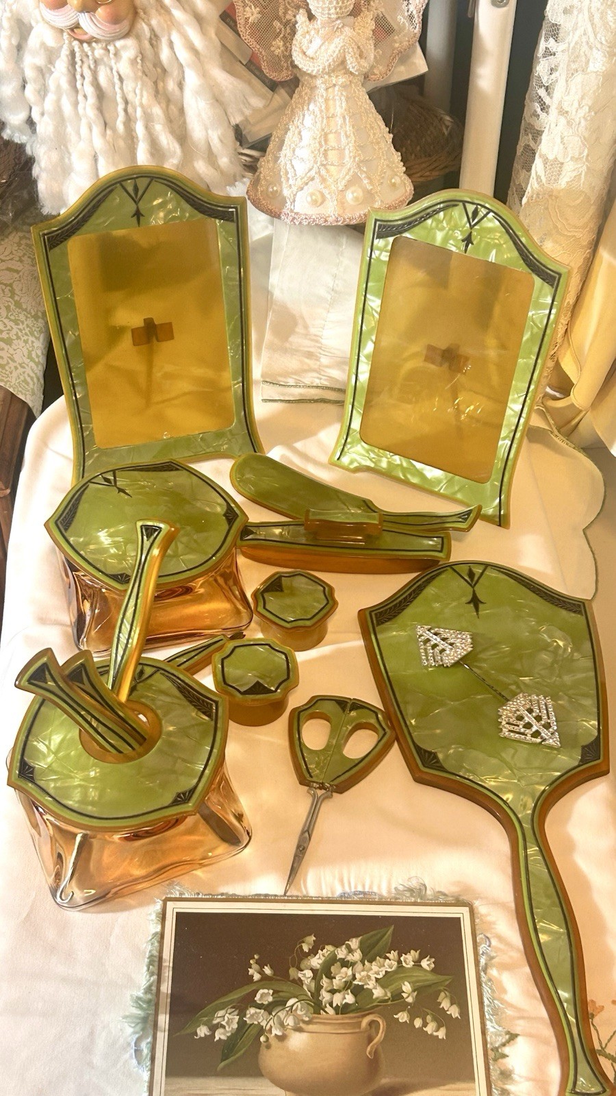 ANTIQUE 1920s ART DECO INLAID GREEN CELLULOID VANITY SET 20 Pcs 2 Photo Frames
