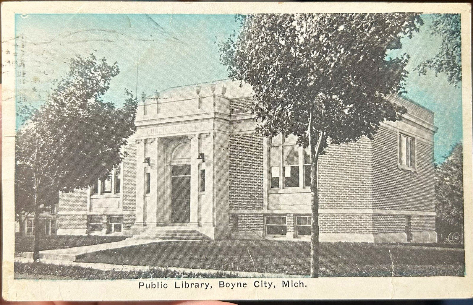 Auburn Postcard Co. Public Library Boyne City, Michigan Charlevoix County