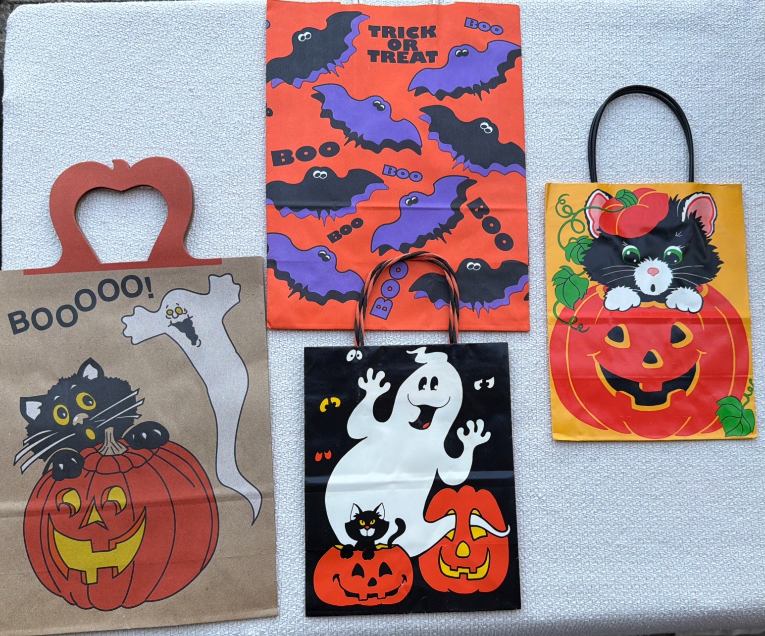 Vintage 1990s Halloween Paper Gift Bags Lot 4 Ghost Cat Pumpkin Bat NOS