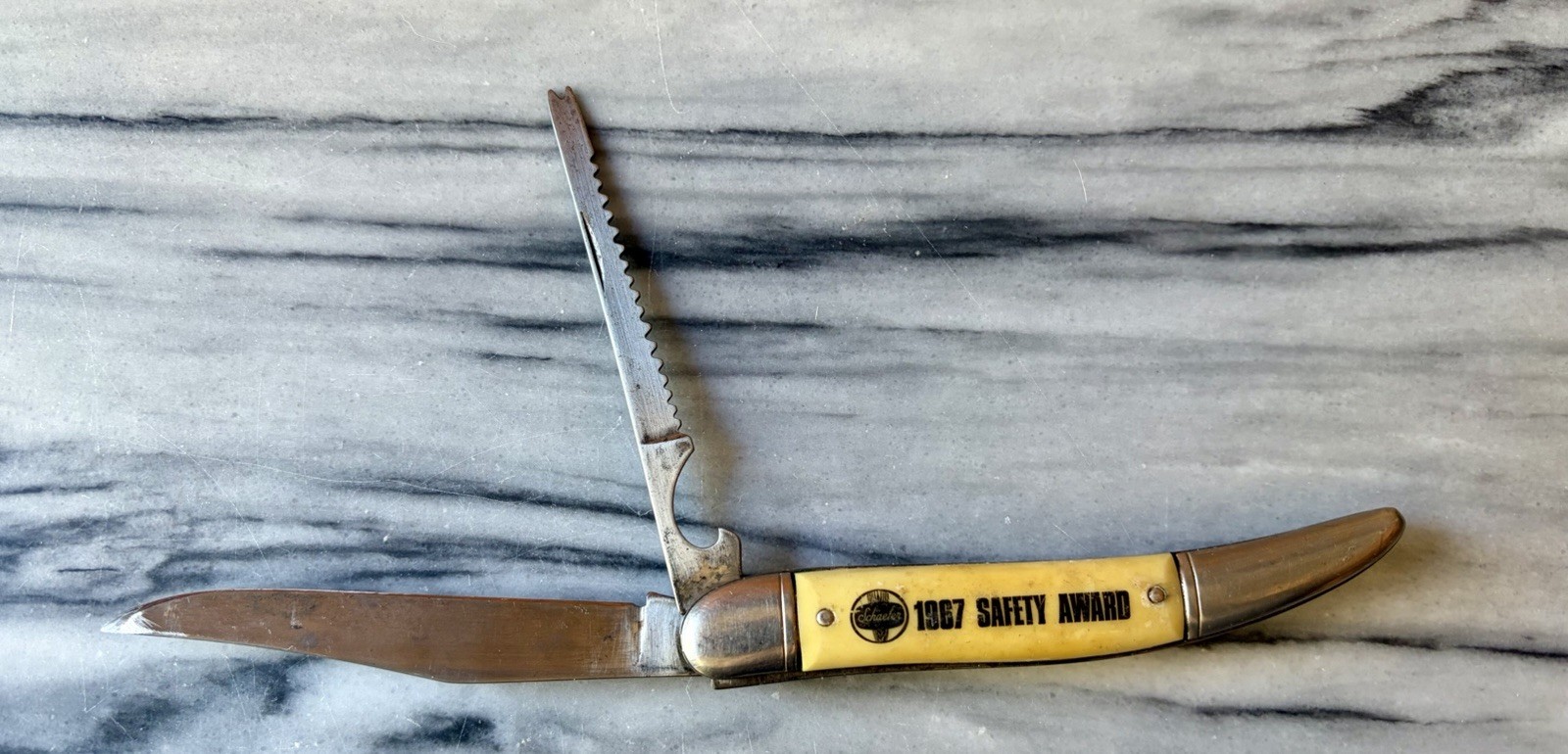 Vintage 1967 Schrade Walden NY USA 208 Fish Knife Yellow Pocket Scaler Award