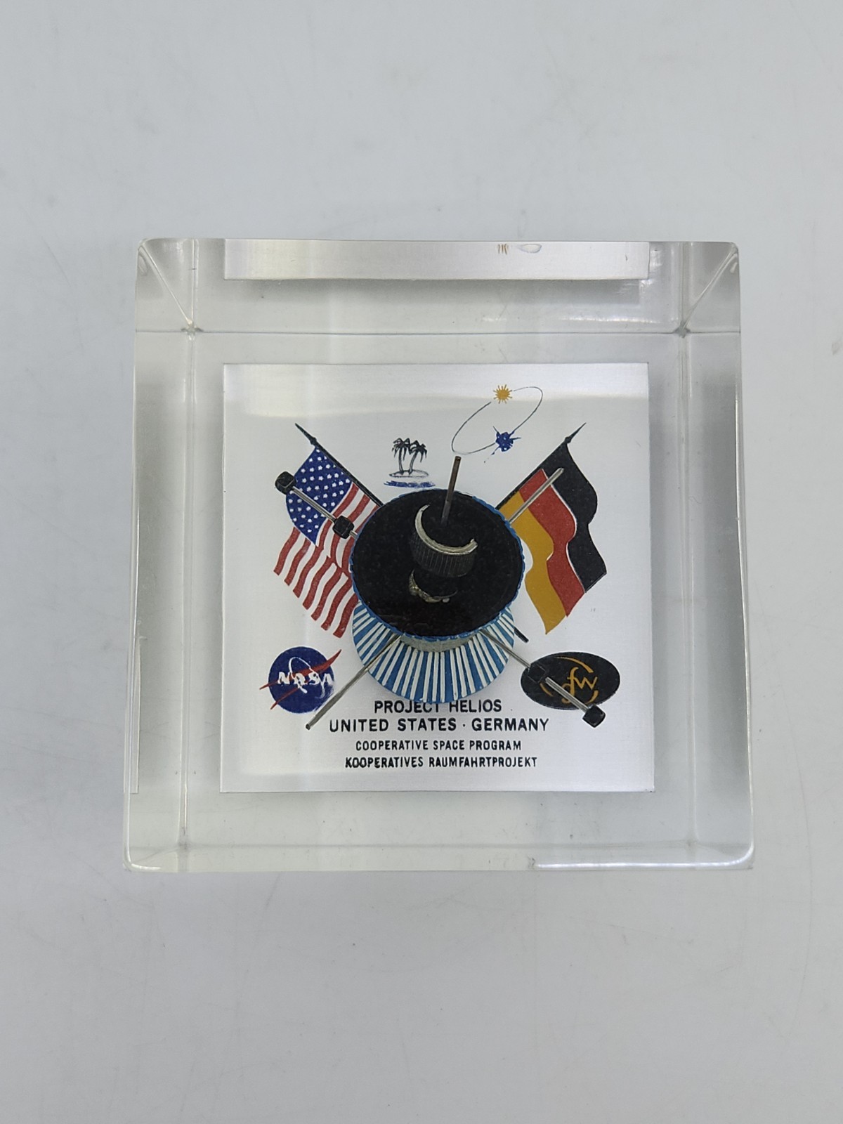 Vintage NASA Project Helios Model Lucite Cube Presentation Desk Award US-Germany
