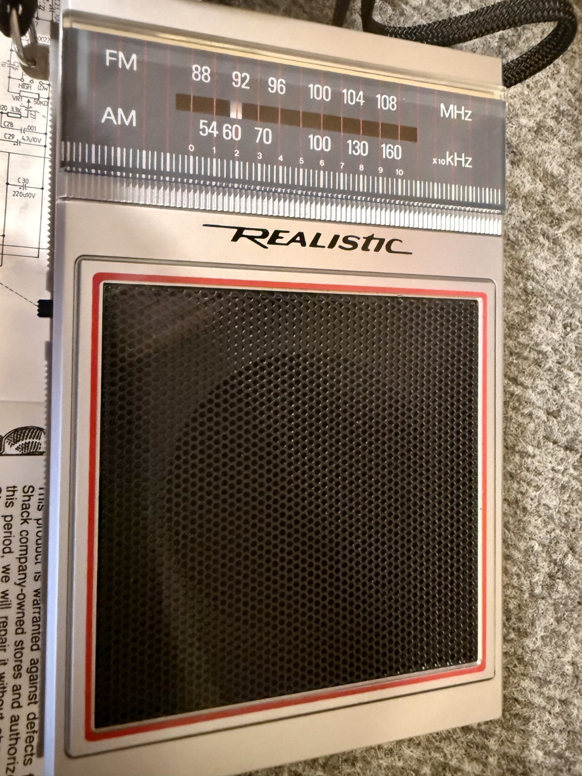 Realistic 9V AM/FM Pocket Radio #12-719 with Original Box, Manual, and Earplug