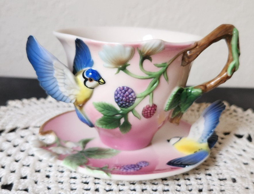 Franz collection Hummingbird Teacup & Saucer Porcelain M FZ00038 Lovely Piece