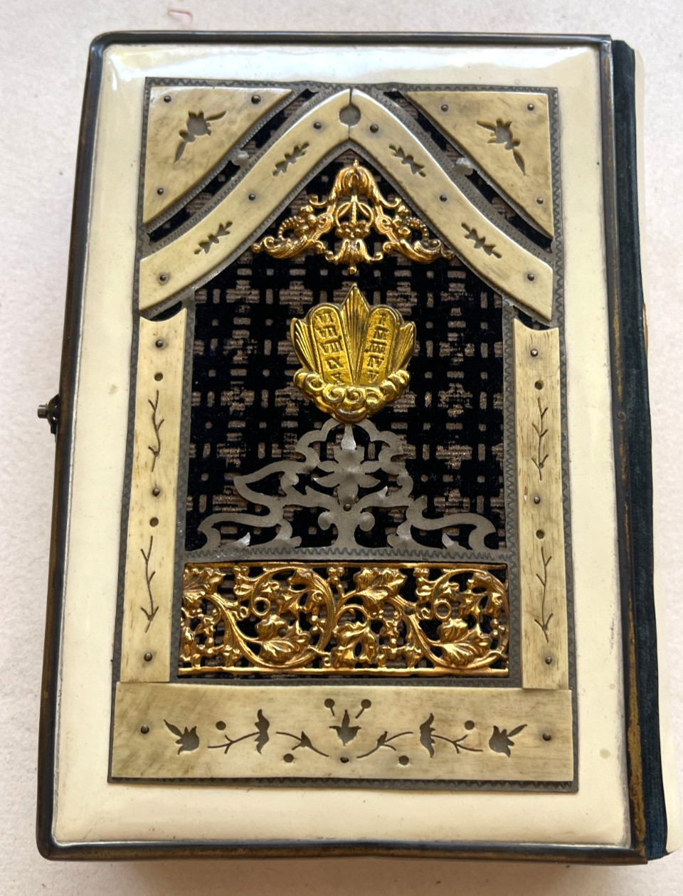 Antique c1906 Jewish HEbrew English Siddur Celluloid Cover Clasp Embroid. Sleeve