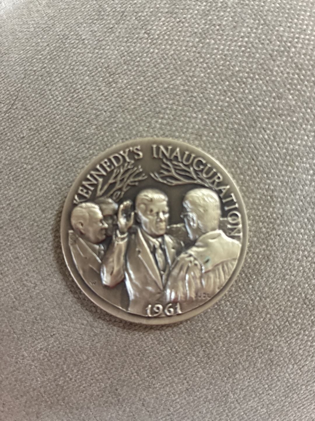 Longines Sterling Silver 1961 President Kennedy 3D High Relief Commemorative Coi