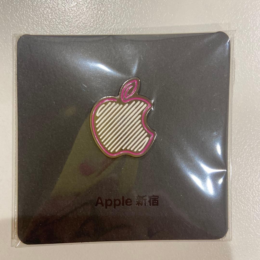 Apple Shinjuku Grand Opening Pin Badge Limited Novelty Gift New Sealed Japan