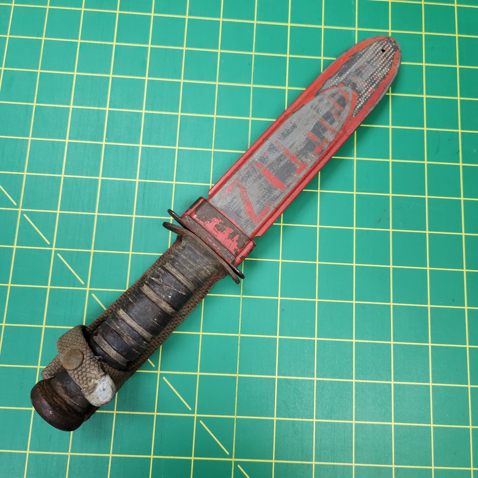 Vintage US NAVY WW II ERA MARK 2  Combat Knife 1940's possibly red metal sheath