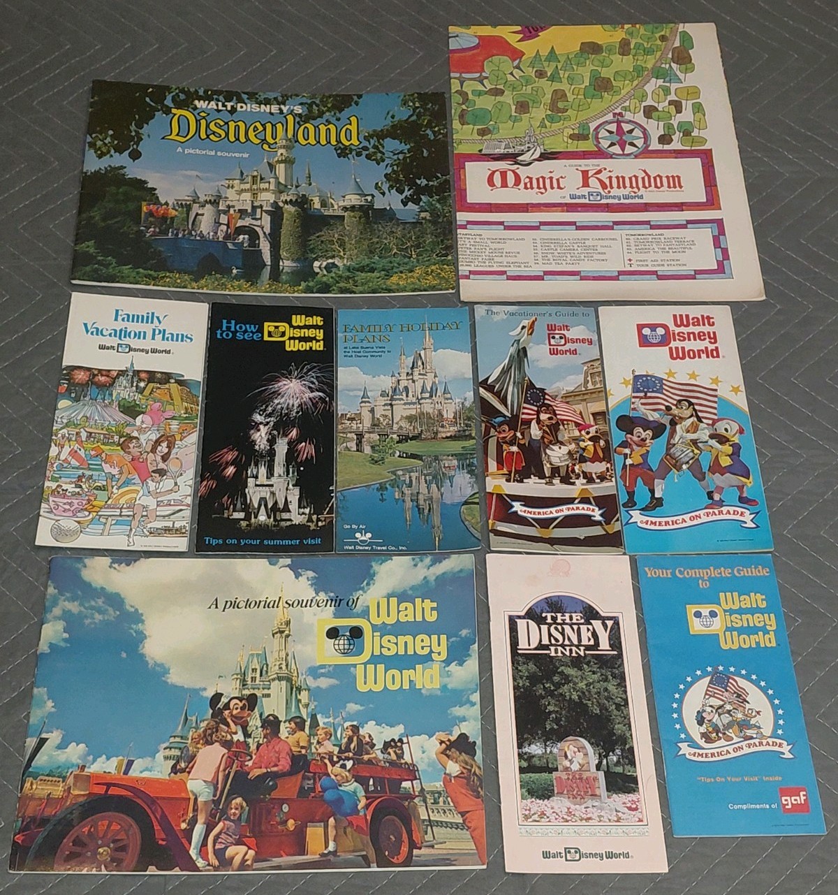 Vintage 1971 ORIGINAL Walt Disney World Magic Kingdom Map + Lot - 70s Brochures 