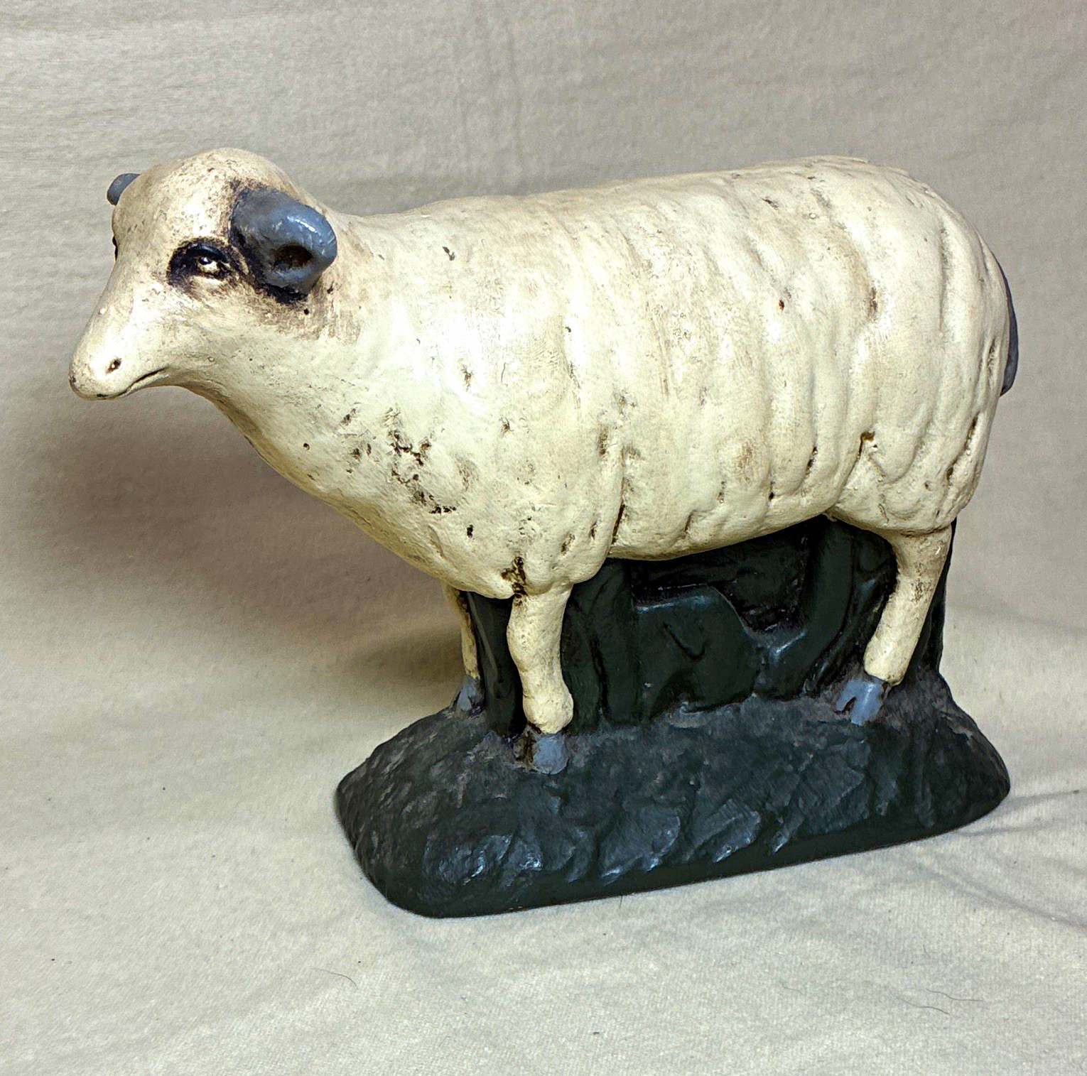 Vintage Cast Iron Sheep doorstop. 