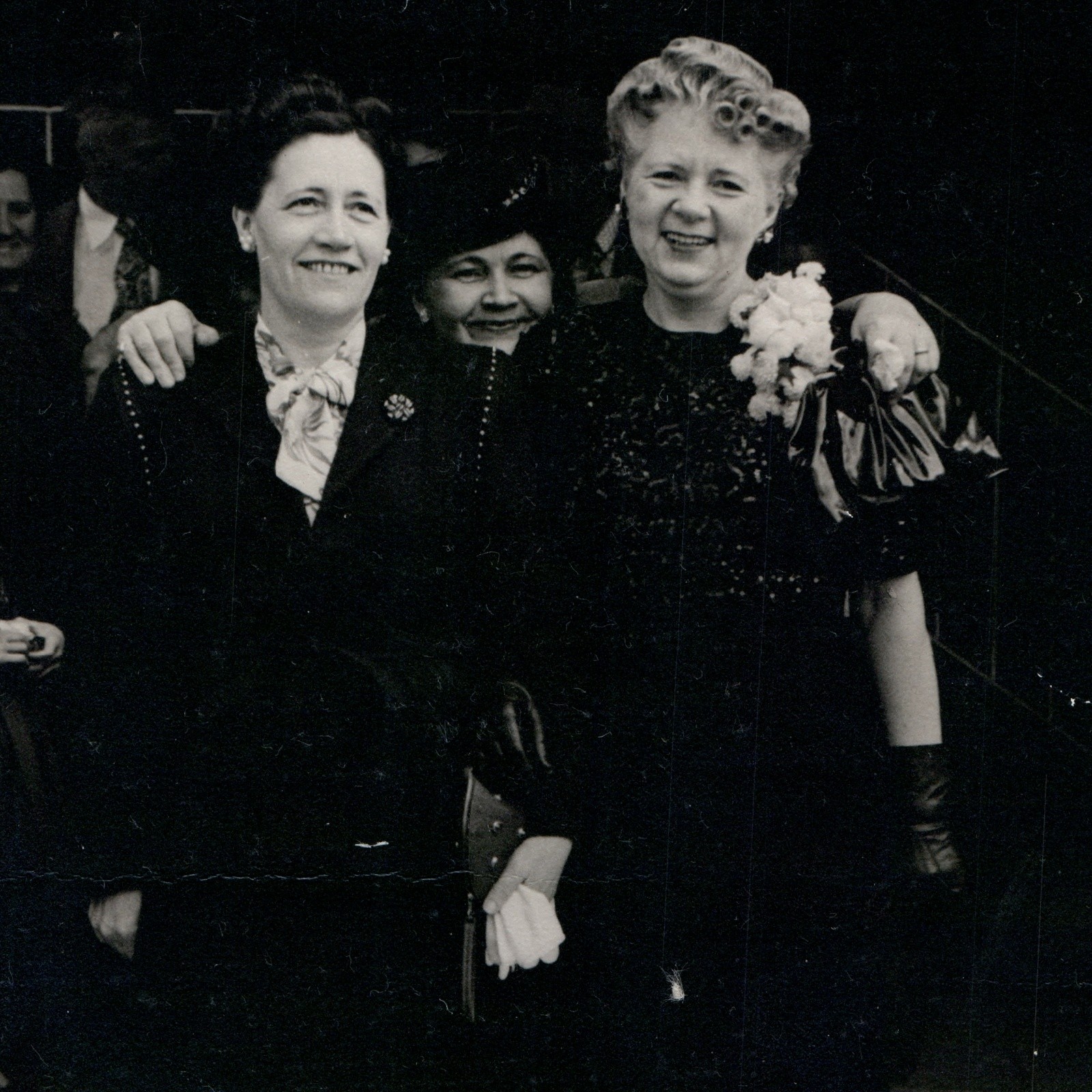 c1940s Chicago, IL Photo by Robert Women Floral Corsage 7\