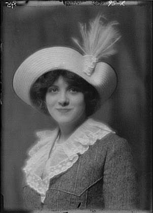 Photo:Ruth Chatterton 1910s Portrait Photograph Woman Hat Feather